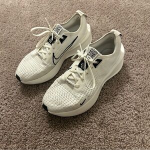 Nike Interact Run Road Running Shoes Men’s Size US 8 EU 41 White